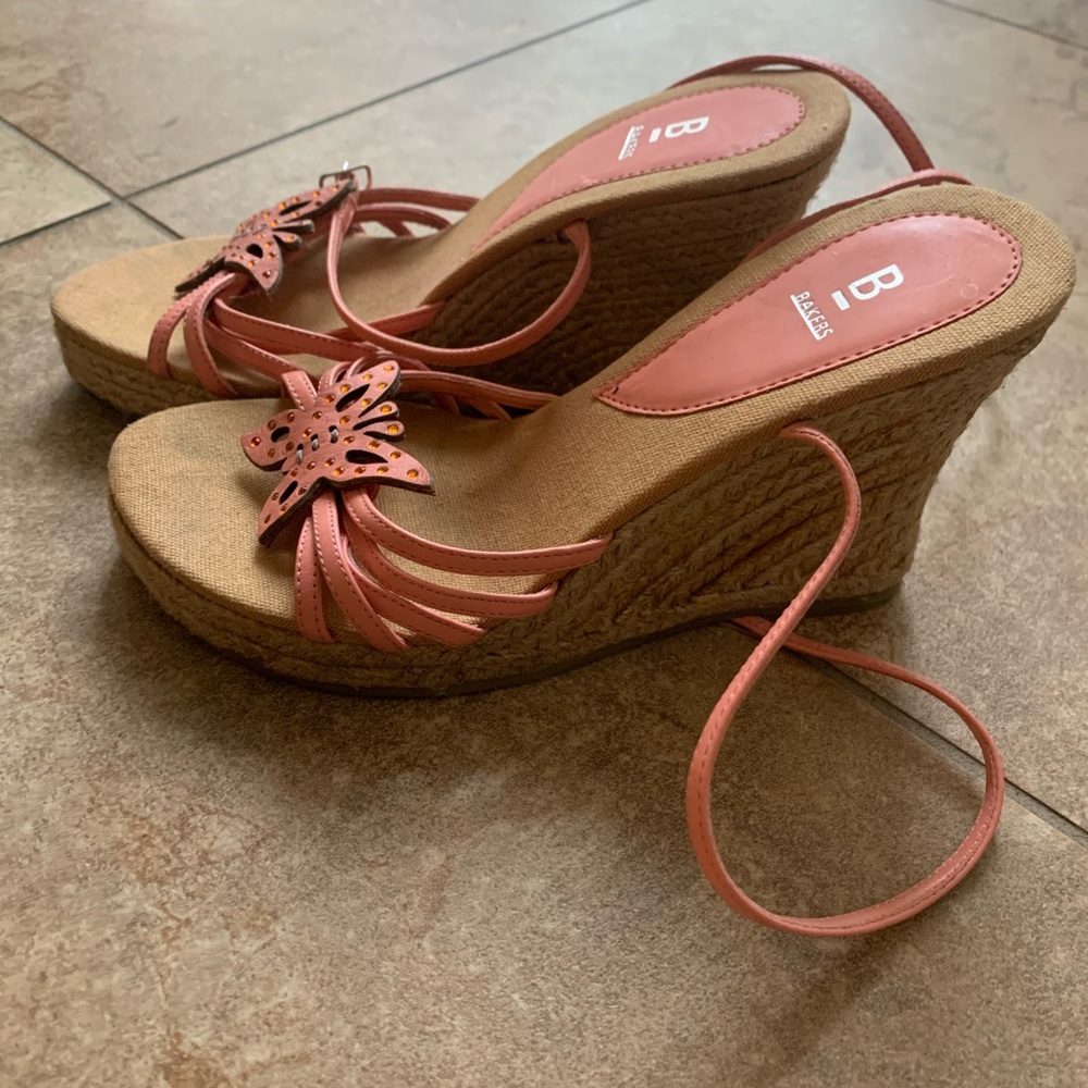 Cute pink butterfly shoes for lunch date , or fun night out with the girls
